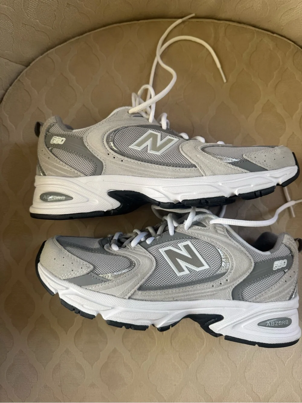 New Balance 574 Gray Sneakers – Women’s 9